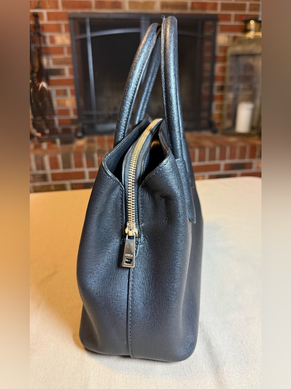 Furla Tessa Saffiano Leather Top-Handle Tote EUC - Picture 4 of 16